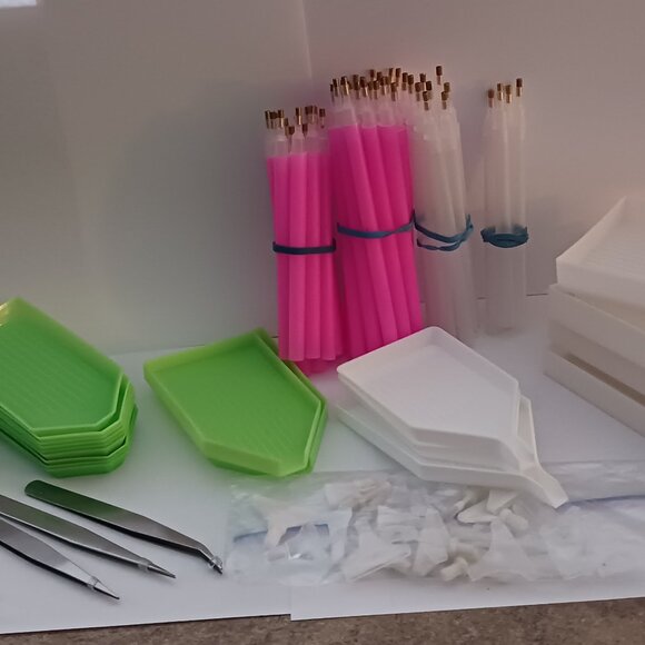 Dimond Art Accessories Lot for Crafts Drills Round Square Beads Trays Tweezers - Picture 2 of 5